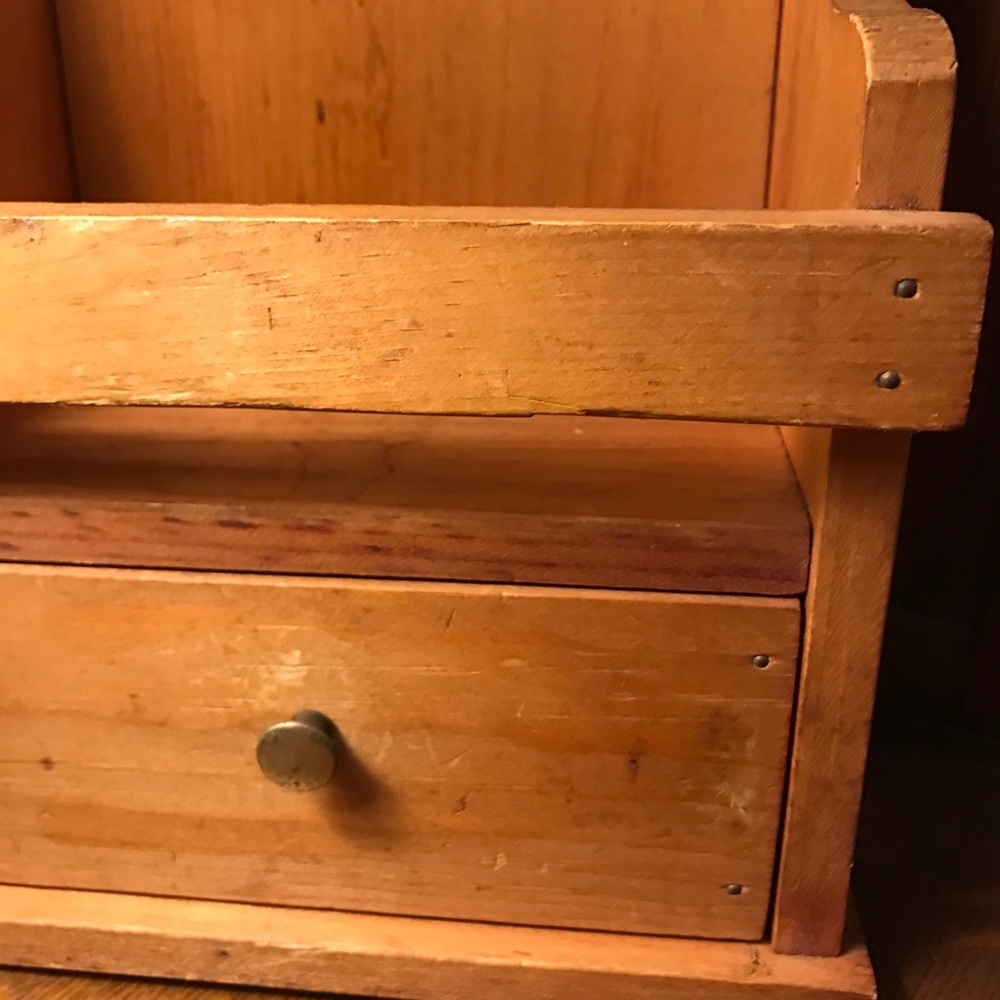 Vintage 1970’s Colonial Small Pine Shelf with Drawer - Picture 2 of 13